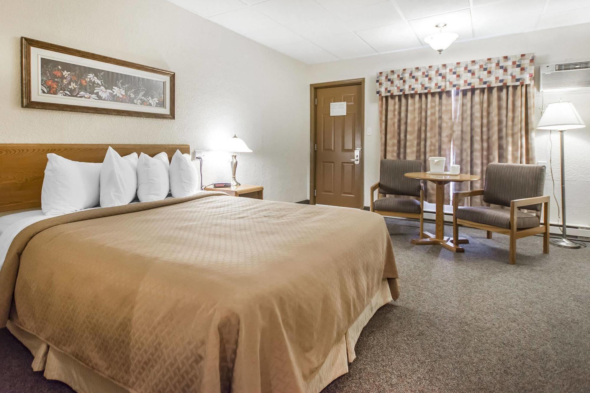Rodeway Inn Grand Falls Exterior photo