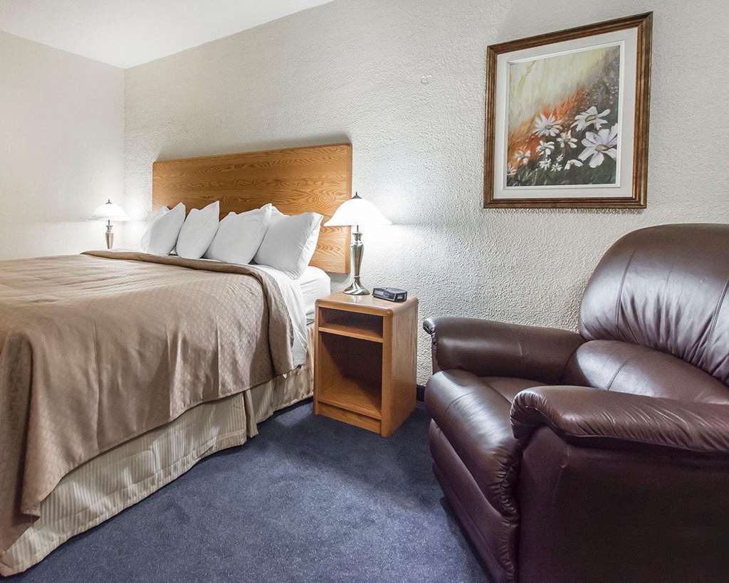 Rodeway Inn Grand Falls Room photo