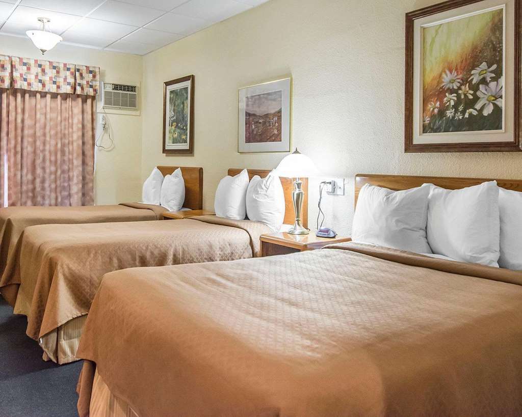 Rodeway Inn Grand Falls Room photo